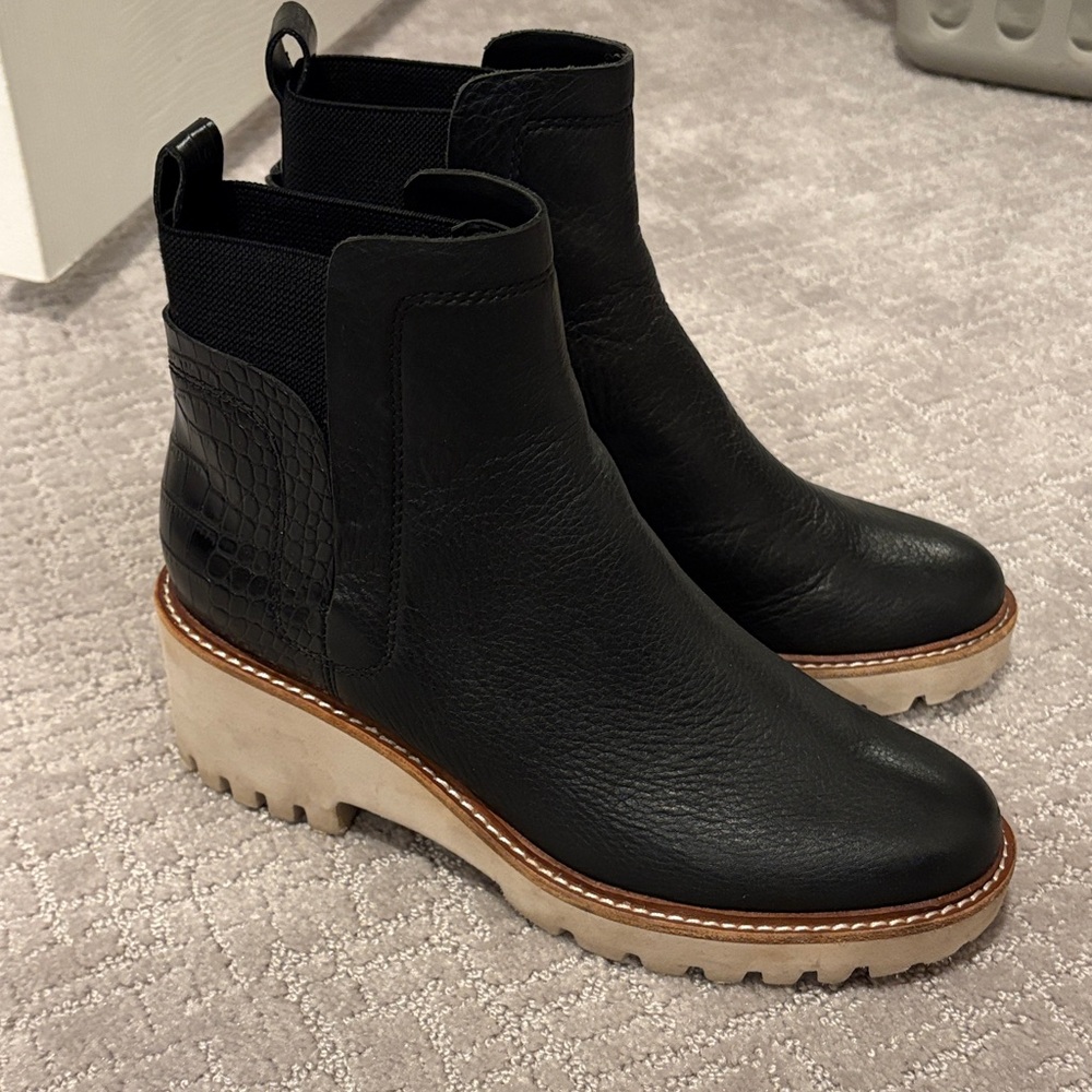 Dolce Vita lug sole booties